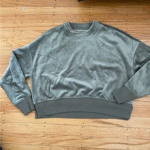 Super soft Abercrombie velour crew neck